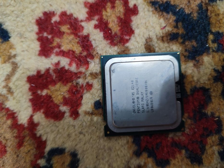 процессор Intel Pentium Dual-Core E2140 (Socket 775)