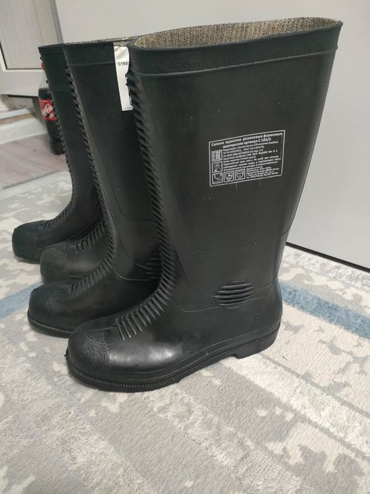 Продам резиновые сапоги