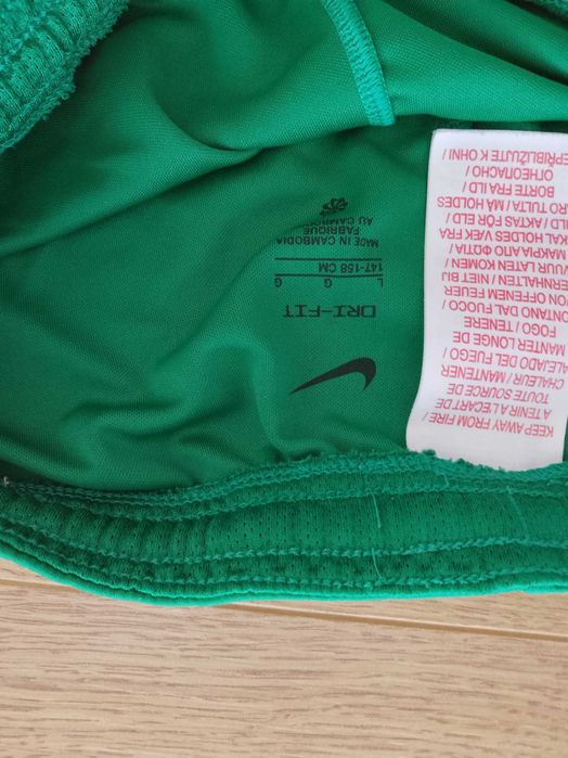 Nike термо блуза и къси панталони 12-15 години