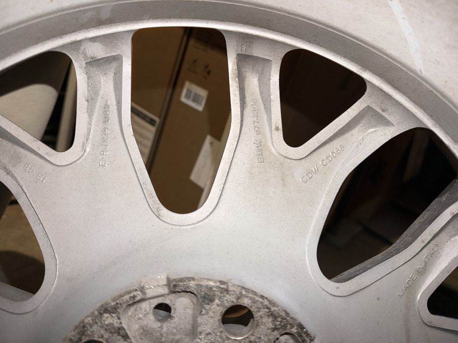 BMW Cross Spoke Style 177 19” – джанти със зимни гуми + фланци и болтове (E70)