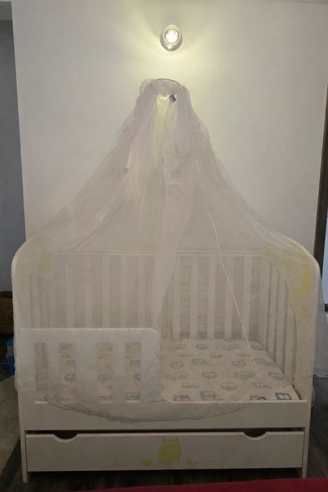 Patut copii cu saltea de bambus si baldachin+suport