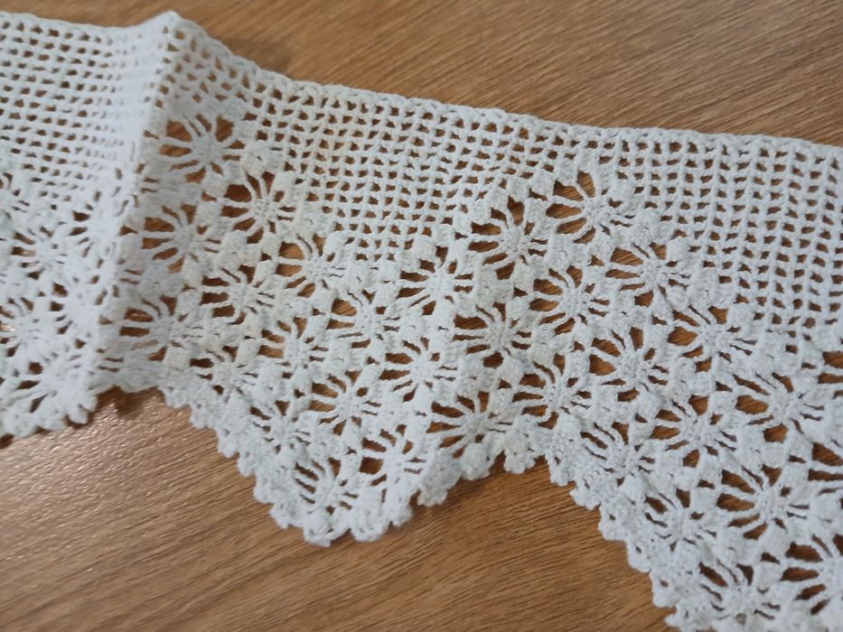 Памучна дантела,плетена на една кука.