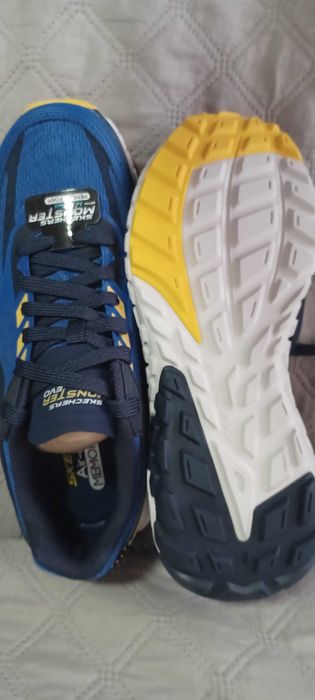 Skechers маратонки 42.5 нови