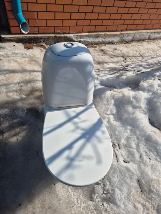 Унитаз в хорошем состояний