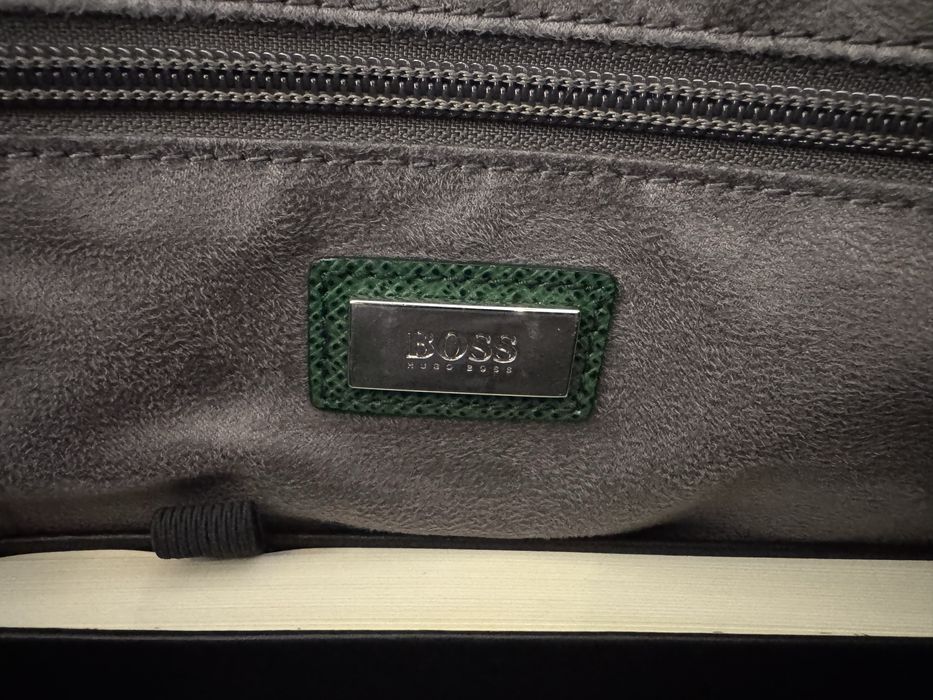 Hugo Boss кожена чанта