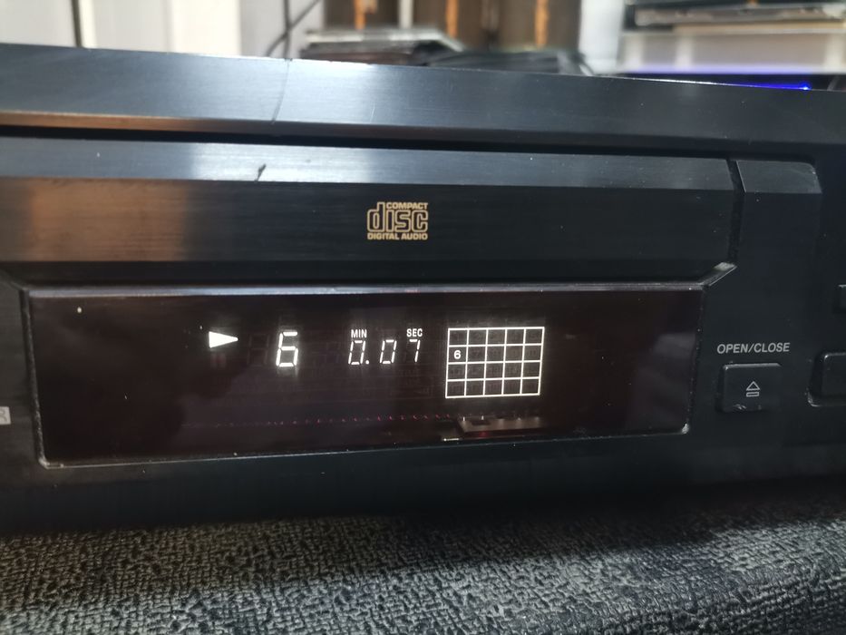Sony cdp xe 330 player