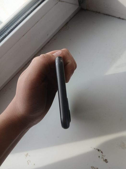 Продам айфон 11