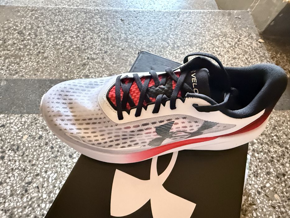 Нови маратонки Under Armour Velocity Pace