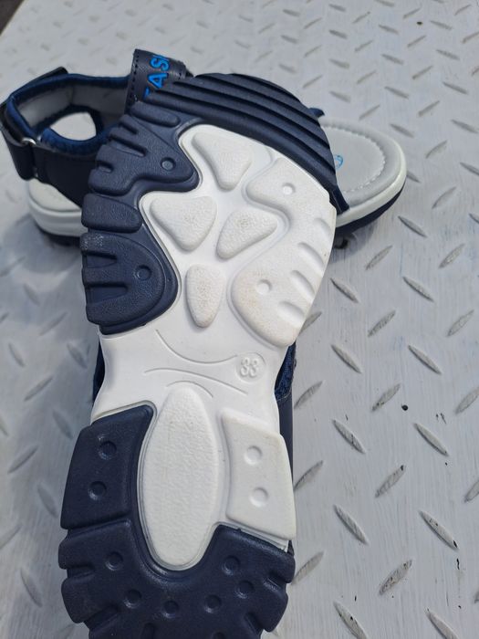 Детски сандали за момче