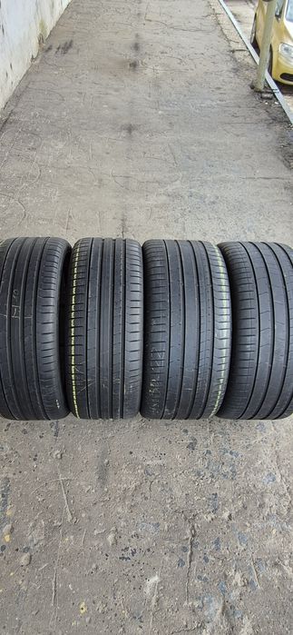 4 anvelope vara Pirelli,fata 275/35/22,spate 315/30/22.Pret/bucata.