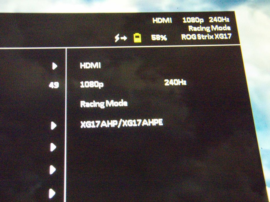 Monitor extern 17.3" FullHD 240Hz Asus ROG Strix XG17 cu probleme