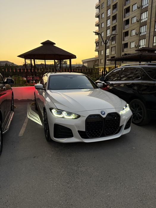 BMW i4 eDrive40 2023год