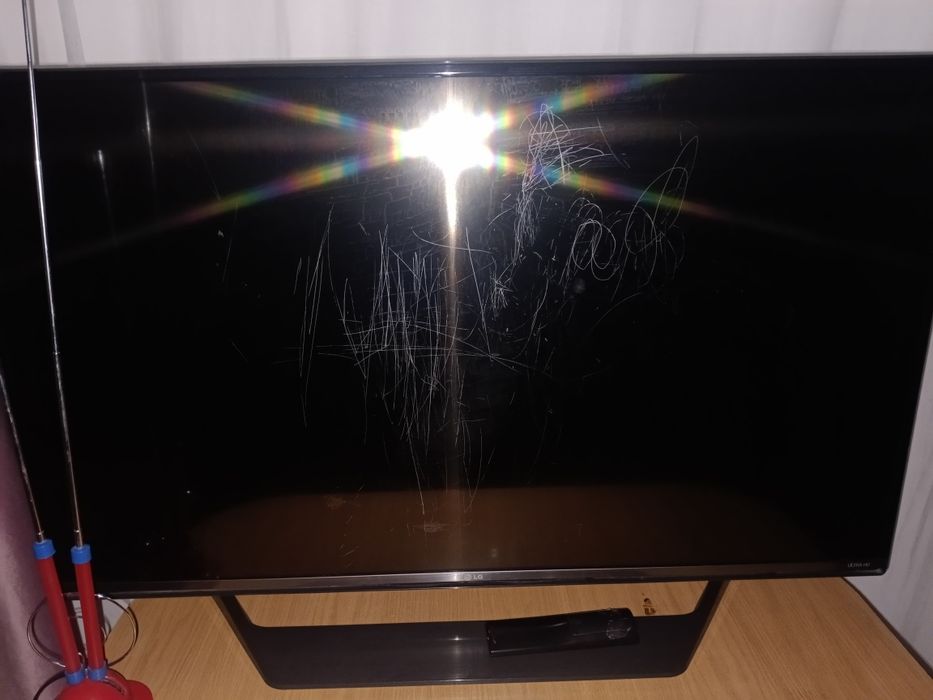 Телевизор LG продется