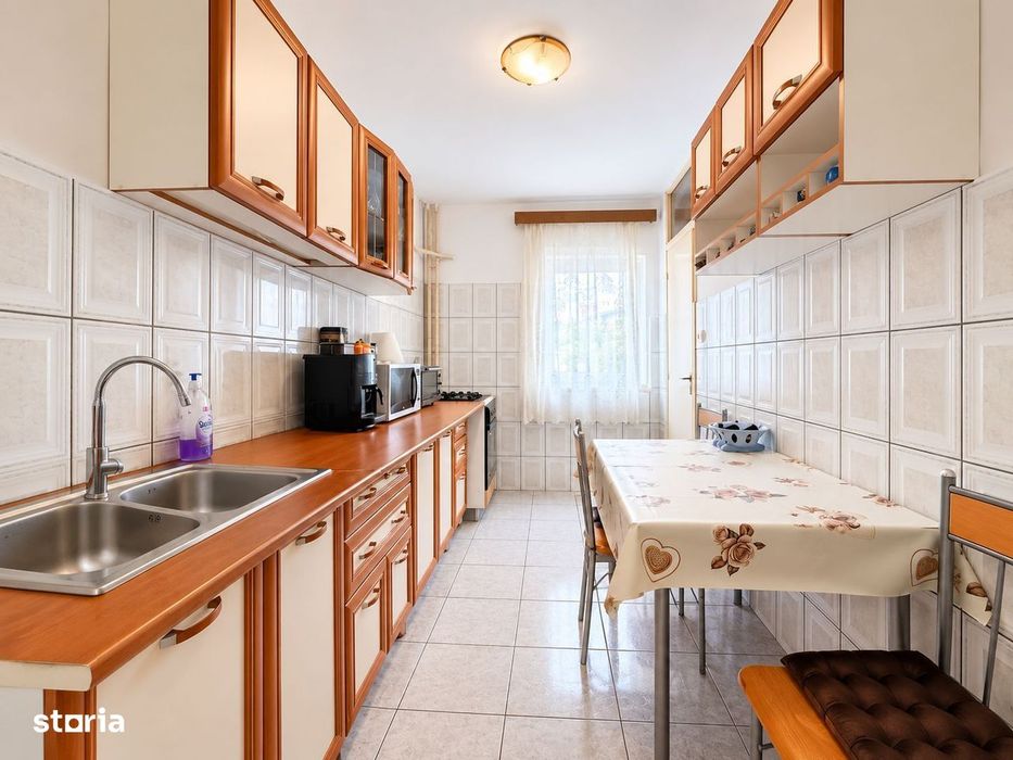 Apartament 3 camere decomandat, zona Alfa, etaj 1, două băi
