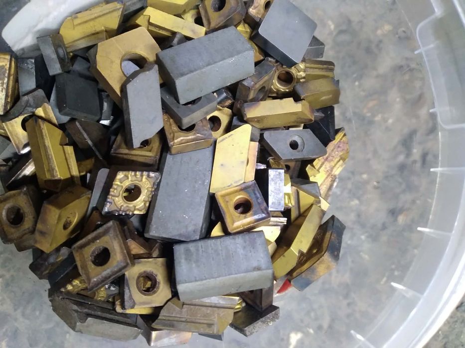 Купувам използвани твърдосплавни пластини и фрези