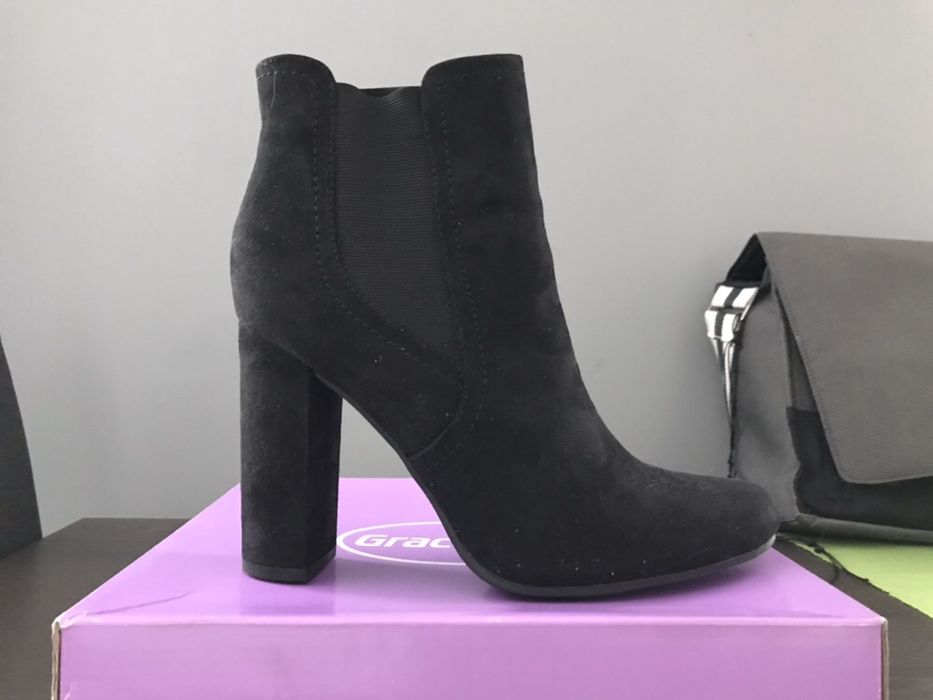 Дамски боти размер 39