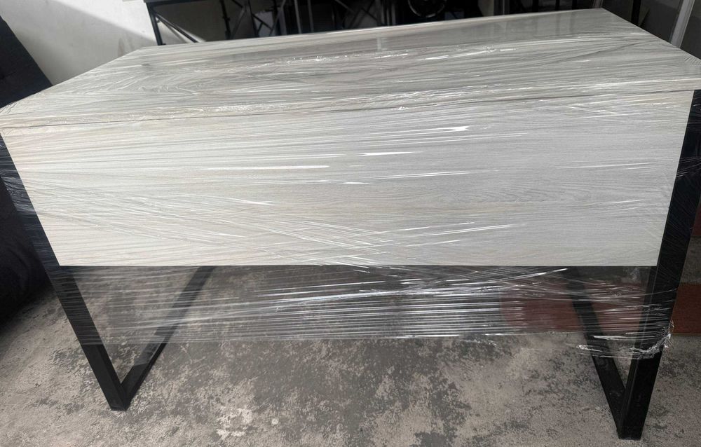 Парта сотилади размер стандарт 120/60 офис учун . Янги