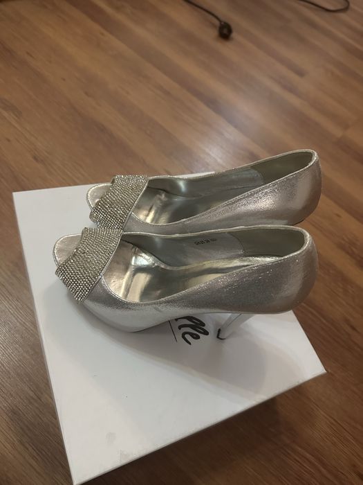 Pantofi argintii de ocazie nr 38