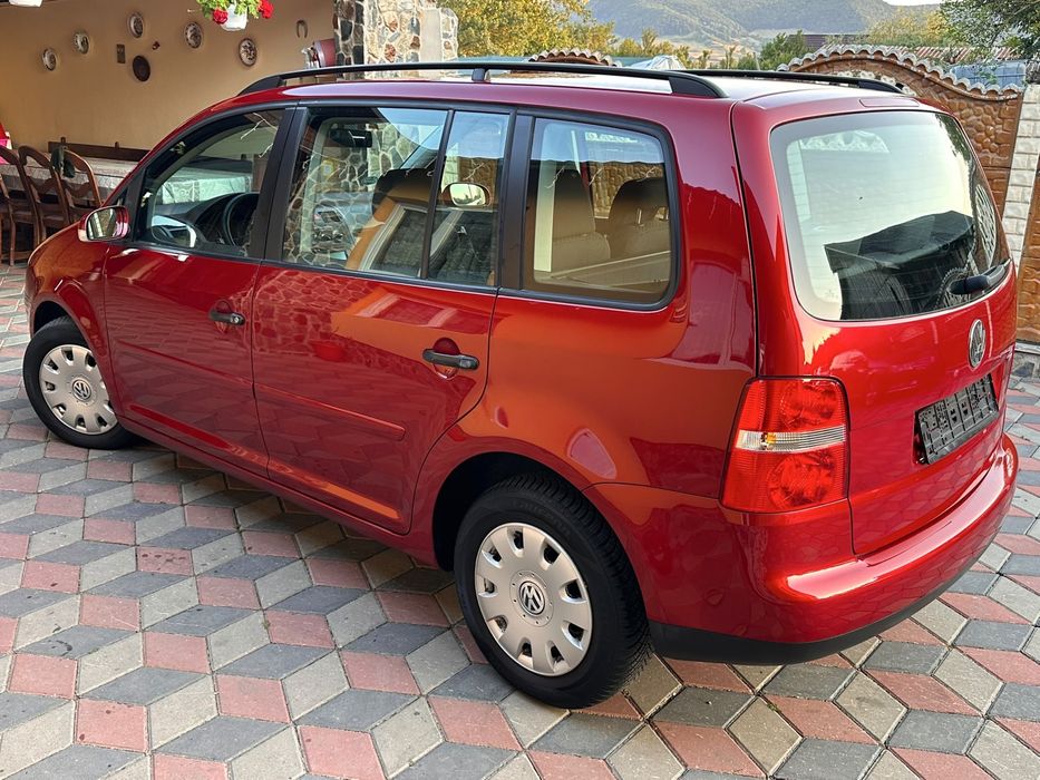 Vw Touran 7 locuri an 2006