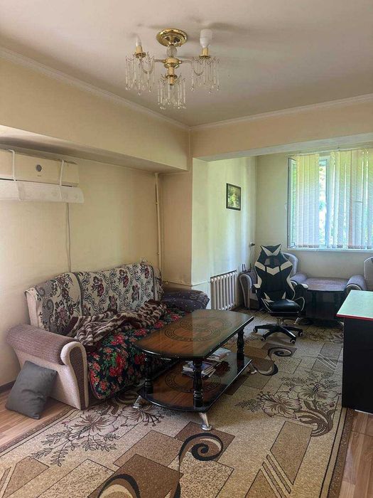 Ц6.Улица Хуршида. Продам  2 комнатную квартиру на 3 этаже 4 этажки.