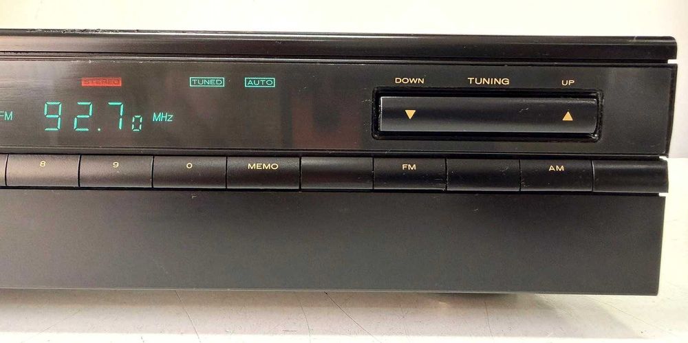 Marantz ST-40 – Tuner – Sunet Clar Mega Bass pentru amplificator