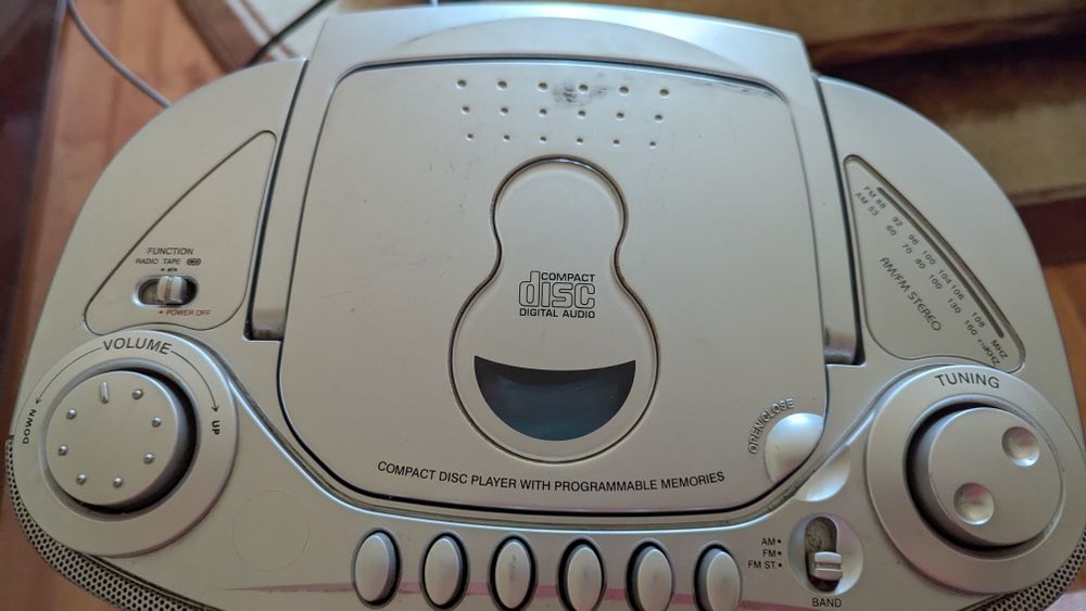 Radio casetofon cu cd EuropaStyle SRR 2012 CD