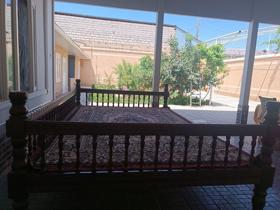 Срочно продаю! Топчан из дерево орех