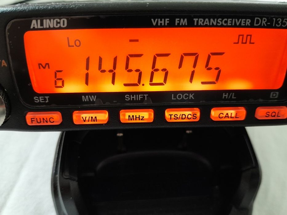 Stație radio Alinco DR-135