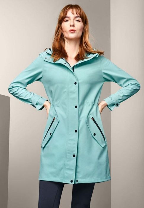 Размеры 48,50,52.  Плащ софтшелл немецкий!