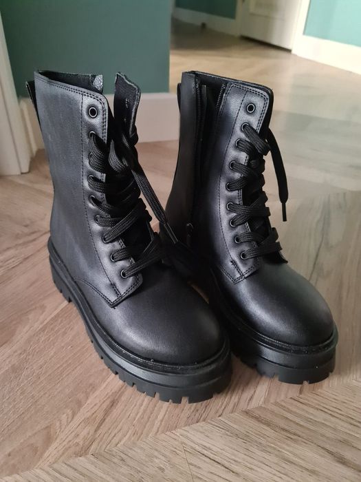 Продам новые ботинки