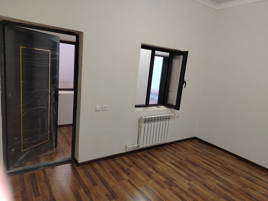 Odam yashamagan 3 sotixli zamonaviy yangi yevro remont pat kulyuch uy