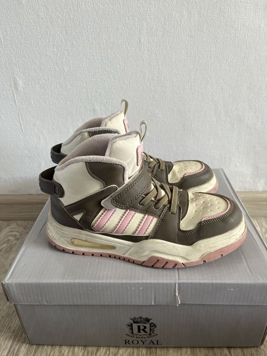 Продам ботинки детские