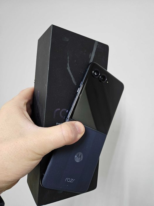 Motorola razr 50ultra, 512 gb, 12 gb, impecabil la cutie.