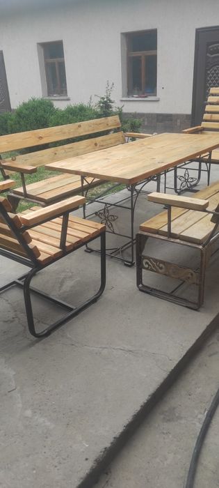 Скамейка, стол ,+2 кресла