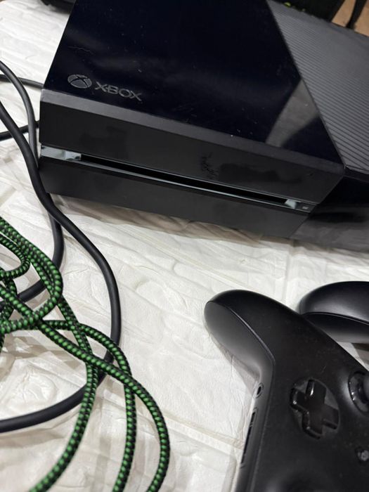 Продам xbox one c играми