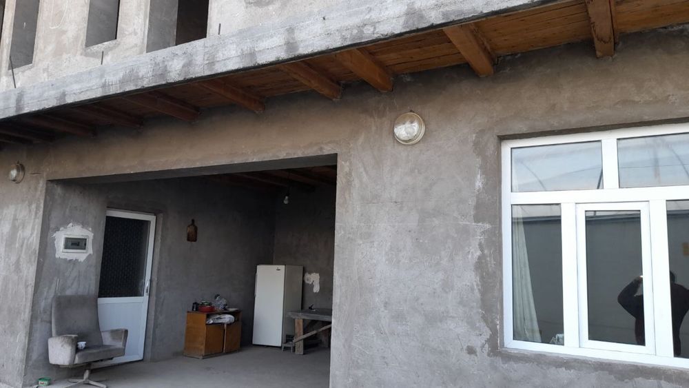 Срочно Теплица Назарбекда  сотилади вариантлар бор .