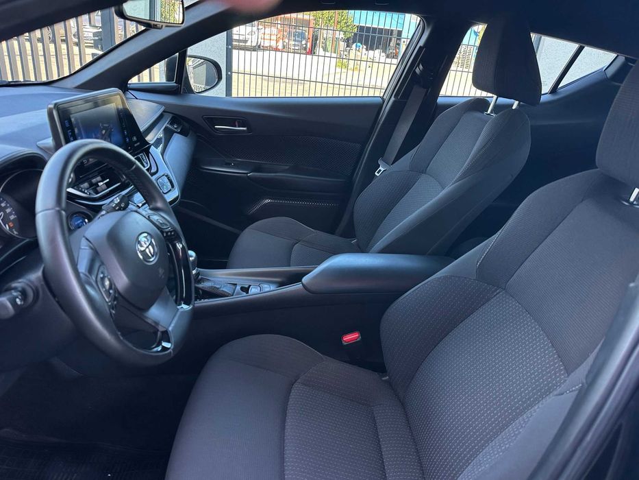 Toyota C-HR 2019 1,8 hybrid acceptam Rate buy-back variante !