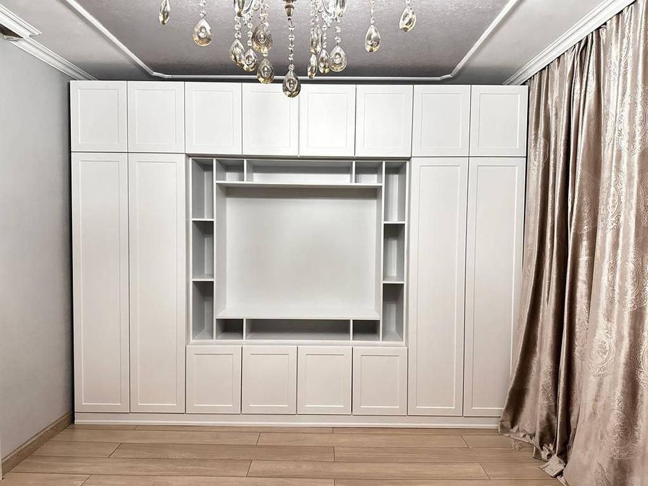 Кровать матраси шкаф шкаф купе кухня