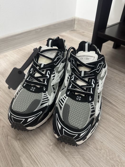 Off White Be Right Back