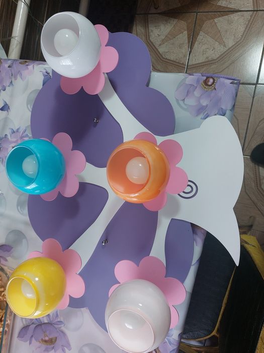 Отличная люстра прдается