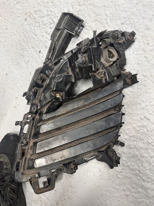 Grilă dreapta proiector Bară față mazda cx 7.