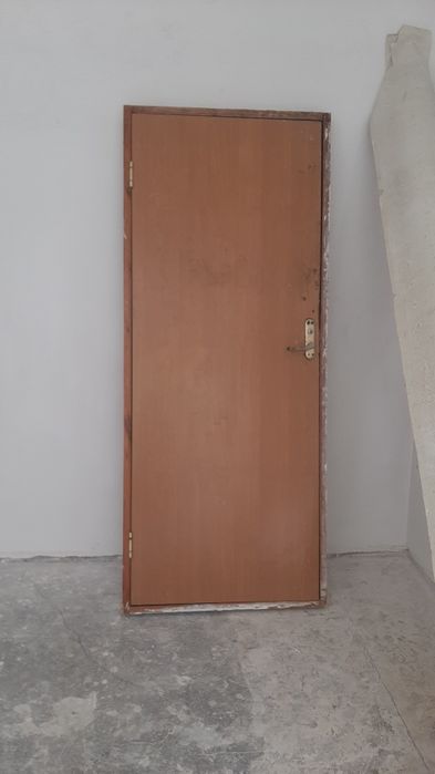 Продам двери 6штук по 7000