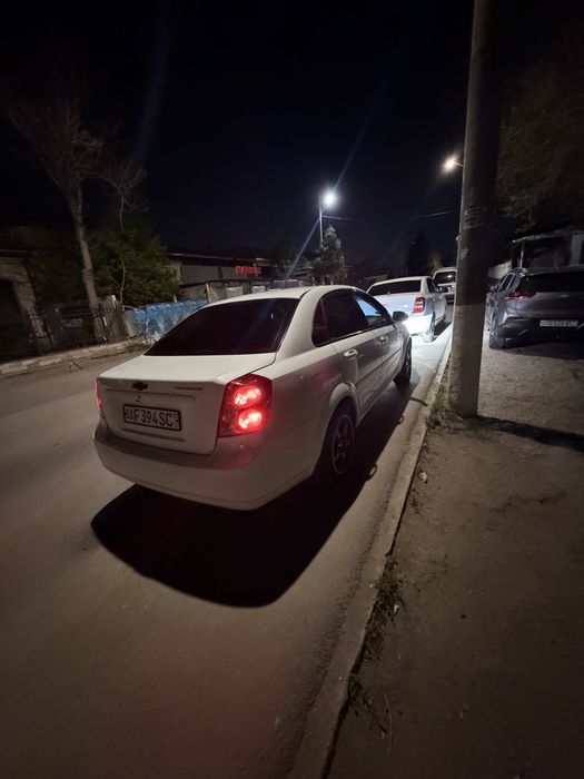 Продается лассети 1.8 белая