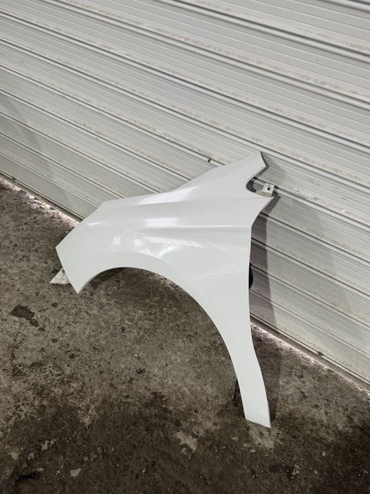 Citroen C4 Ситроен Ц4 ляв калник