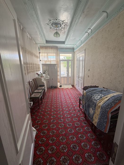 Uy sotiladi hovlini yarimi 2.35 sotok 3 ta xona Uchtepa tumani Birlik