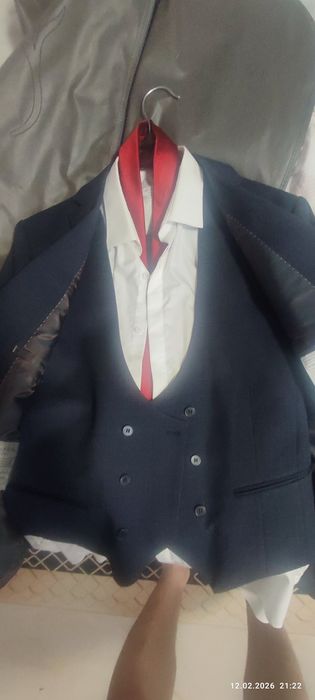 Продам новый костюм в наборе