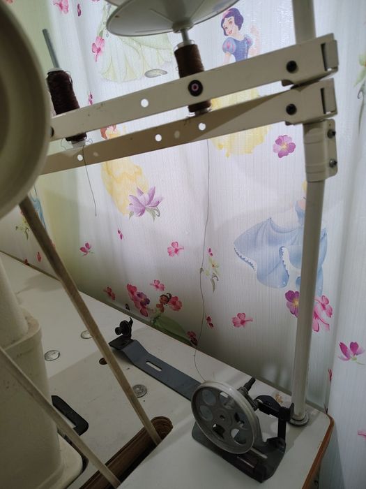 Колонковая швейная машина