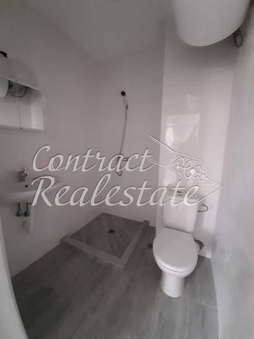 Дава се под наем Двустаен апартамент в Варна, Левски - 65 кв.м за 398.82 € - Снимка #2