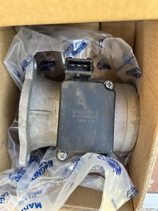 Дроселова клапа и дебитомер VW Golf 3 1.6 AFT