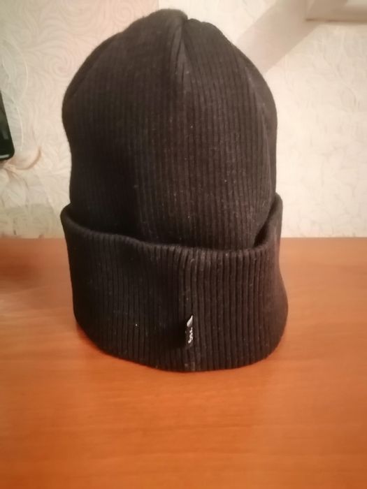 Продам шапку весна